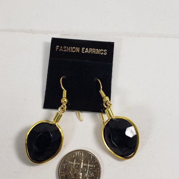 Elegant Black Gem 1.5" Drop Earrings – Gold Tone Oval Dangle Lightweight Jewelry - Picture 7 of 8